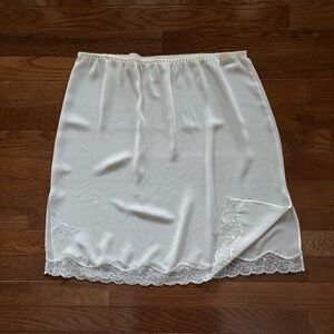 Vanity Fair Cream Lace Trim Mini Skirt Slip with Side Slits